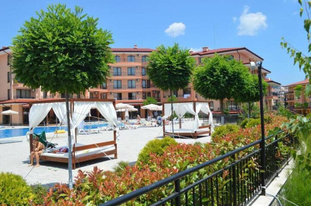 Sunny Star Dreams Condo W Prime Location, Pool, Sea View Sveti Vlas Luaran gambar